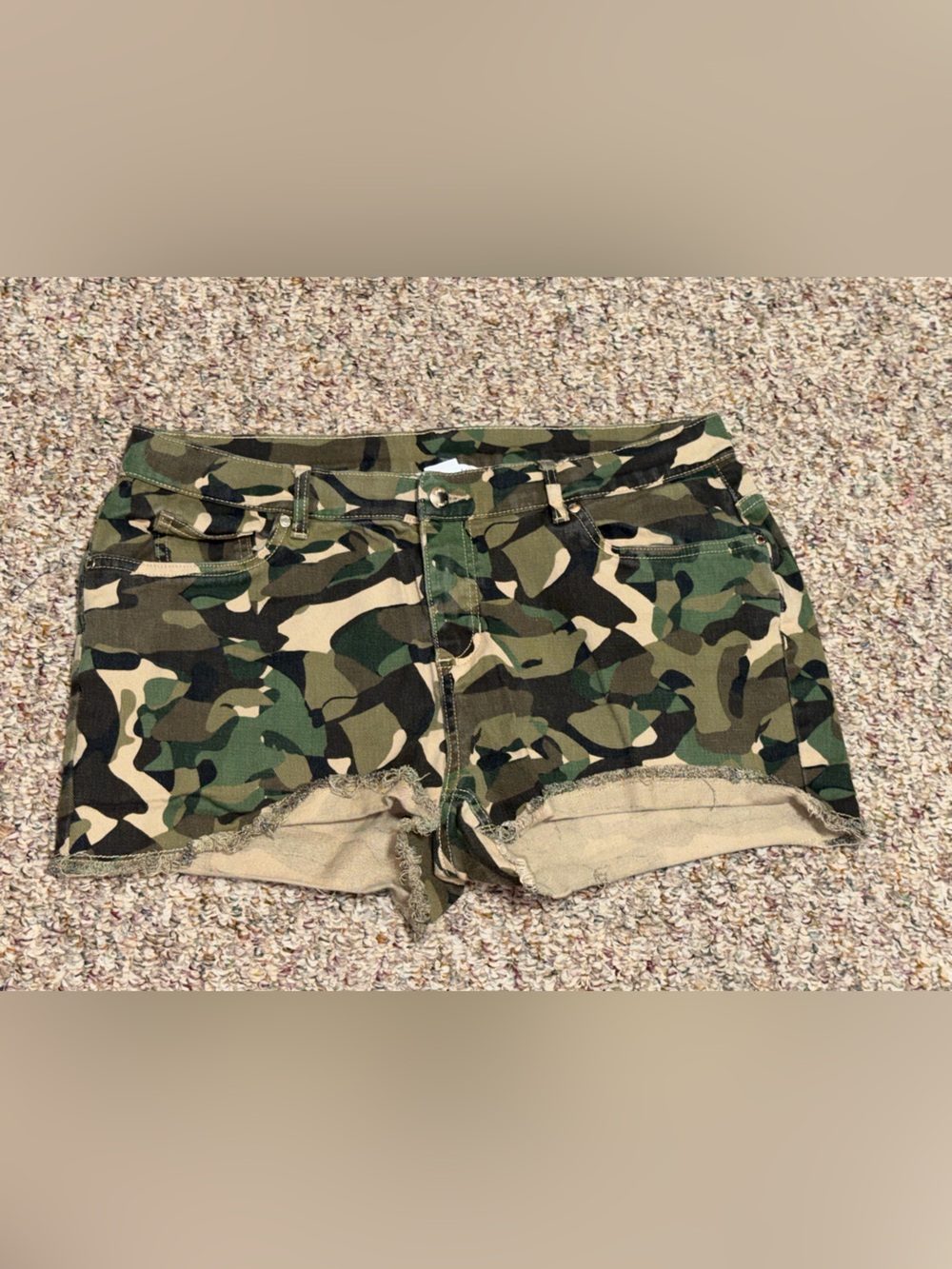 Women's size 14 shorts VENUS Camo Print Women's Shorts - Green, Tan, Black
